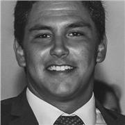 Me defino como una persona organizada, clara y paciente, con facilidad para explicar y adaptarme a cada alumno. Online